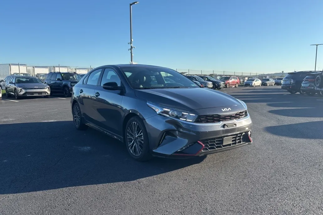 2024 Kia Forte GT-Line photo 1