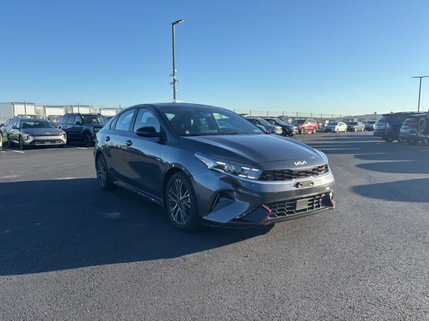 2024 Kia Forte GT-Line photo 1
