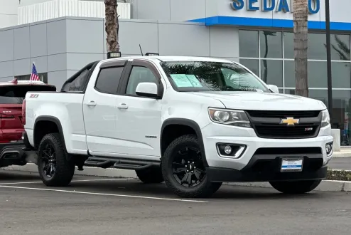 2016 Chevrolet Colorado Z71 photo 2