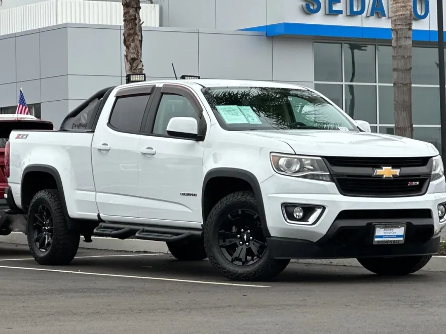2016 Chevrolet Colorado Z71 photo 2