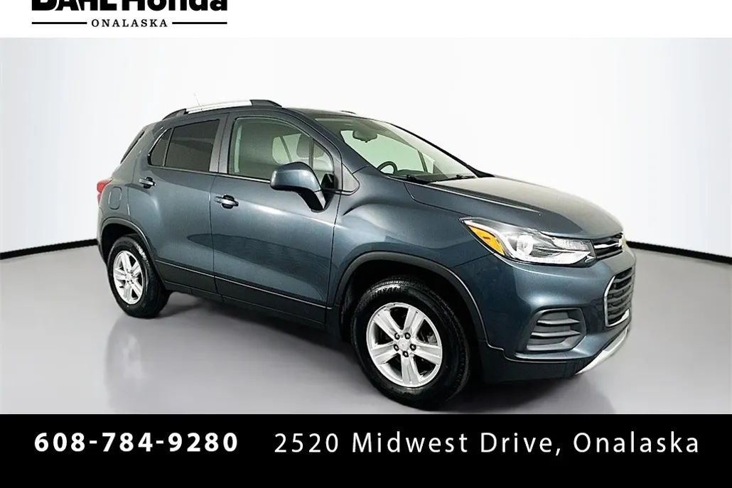 2022 Chevrolet Trax LT photo 1