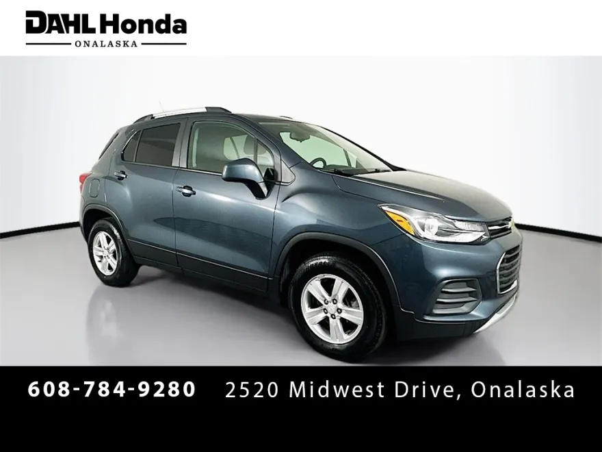 2022 Chevrolet Trax LT photo 1