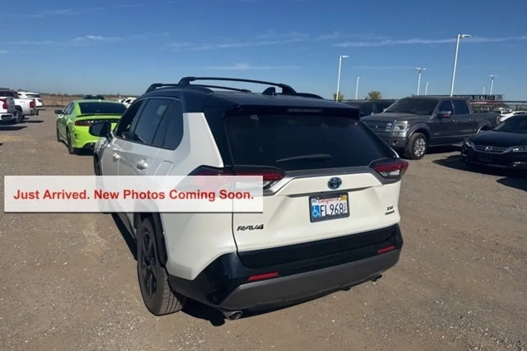 2021 Toyota RAV4 Hybrid XSE photo 1