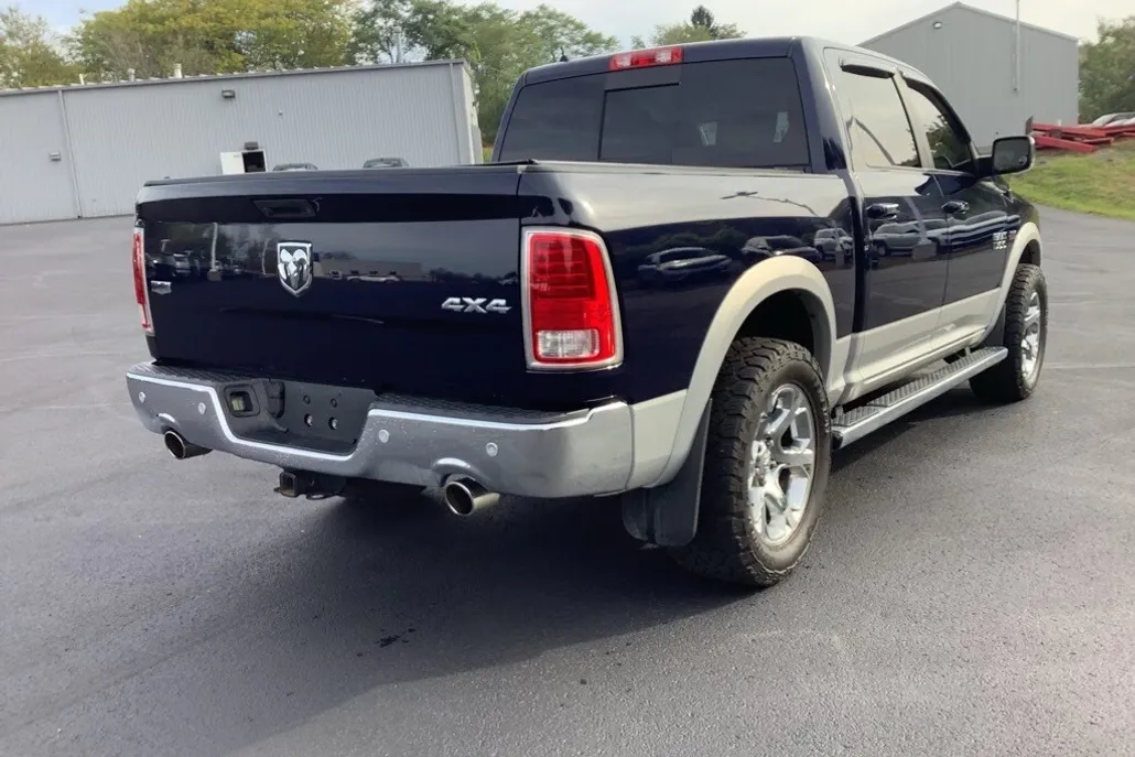 2016 Ram 1500 Laramie photo 1
