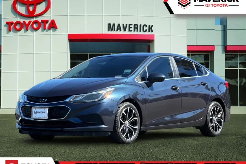 2016 Chevrolet Cruze LT photo 1