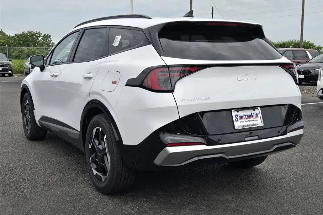 2026 Kia Sportage SX photo 1