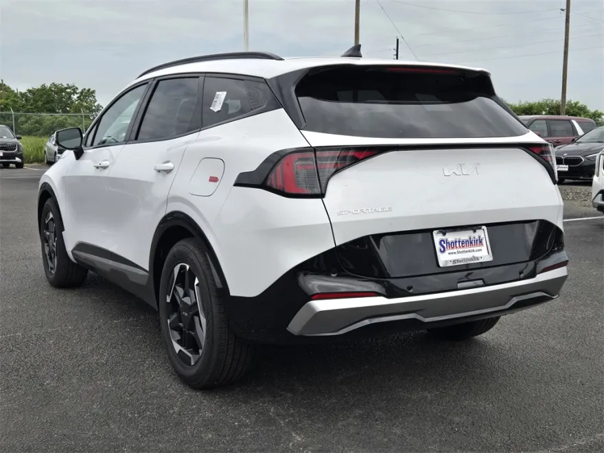 2026 Kia Sportage SX photo 1