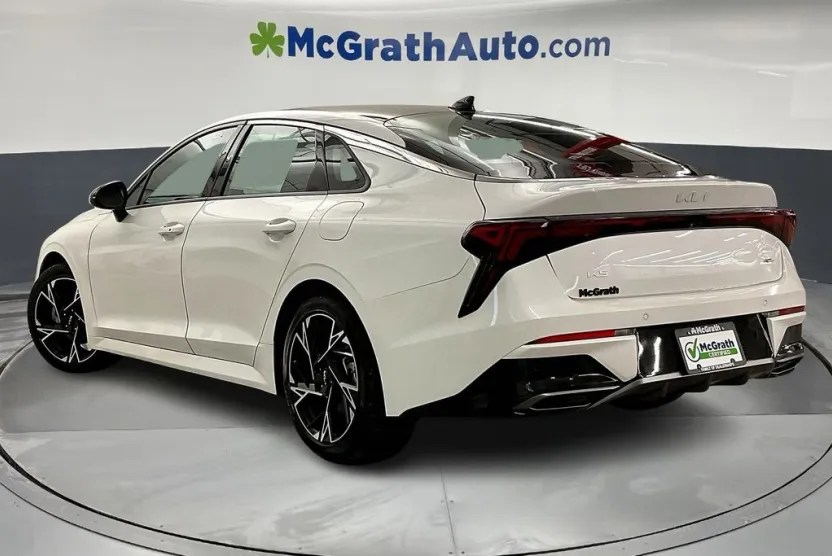2025 Kia K5 GT-Line photo 1