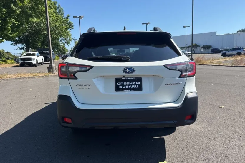 2024 Subaru Outback Premium photo 1