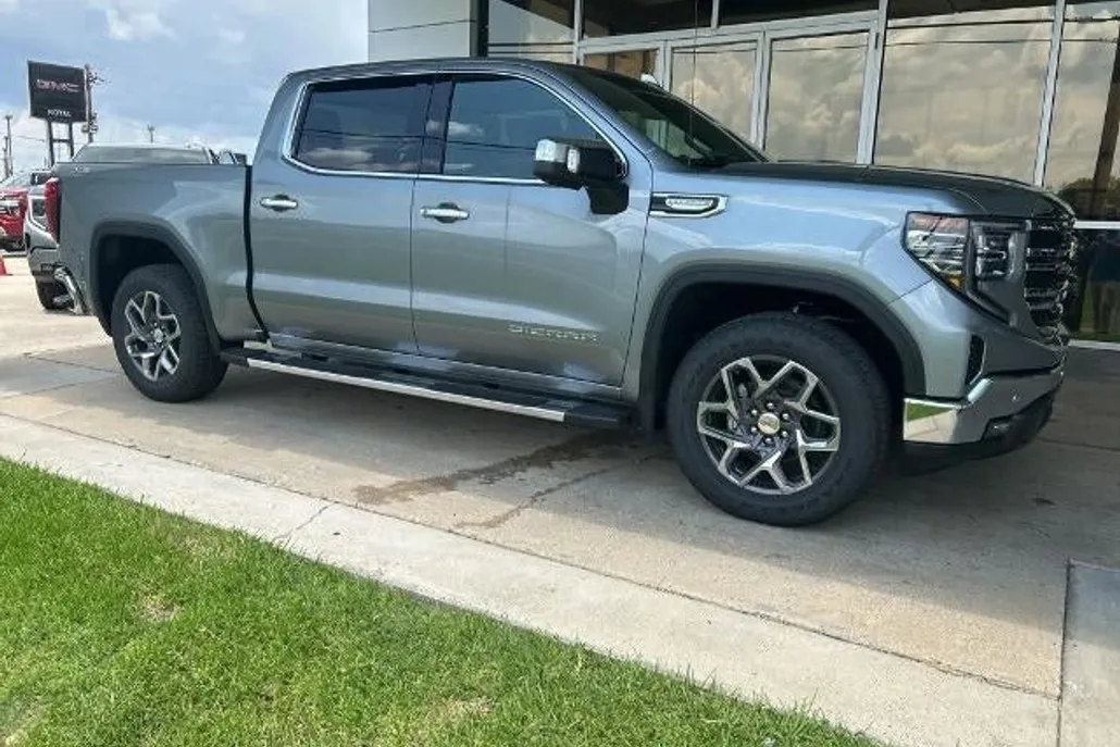 2026 Gmc Sierra 1500 SLT photo 1