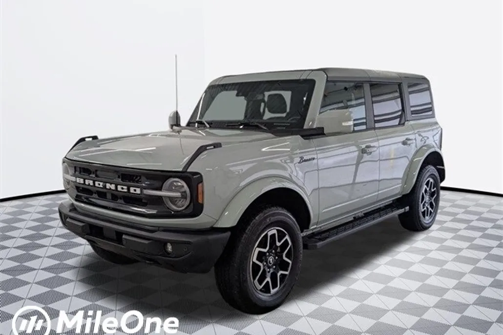 2023 Ford Bronco Outer Banks photo 1