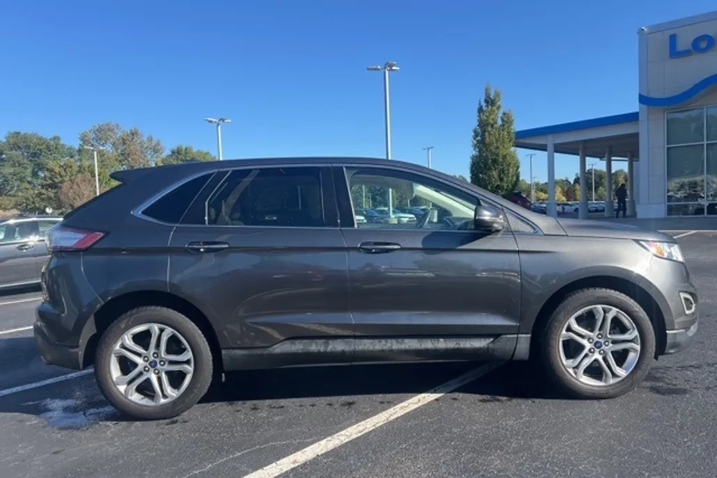 2018 Ford Edge Titanium photo 1