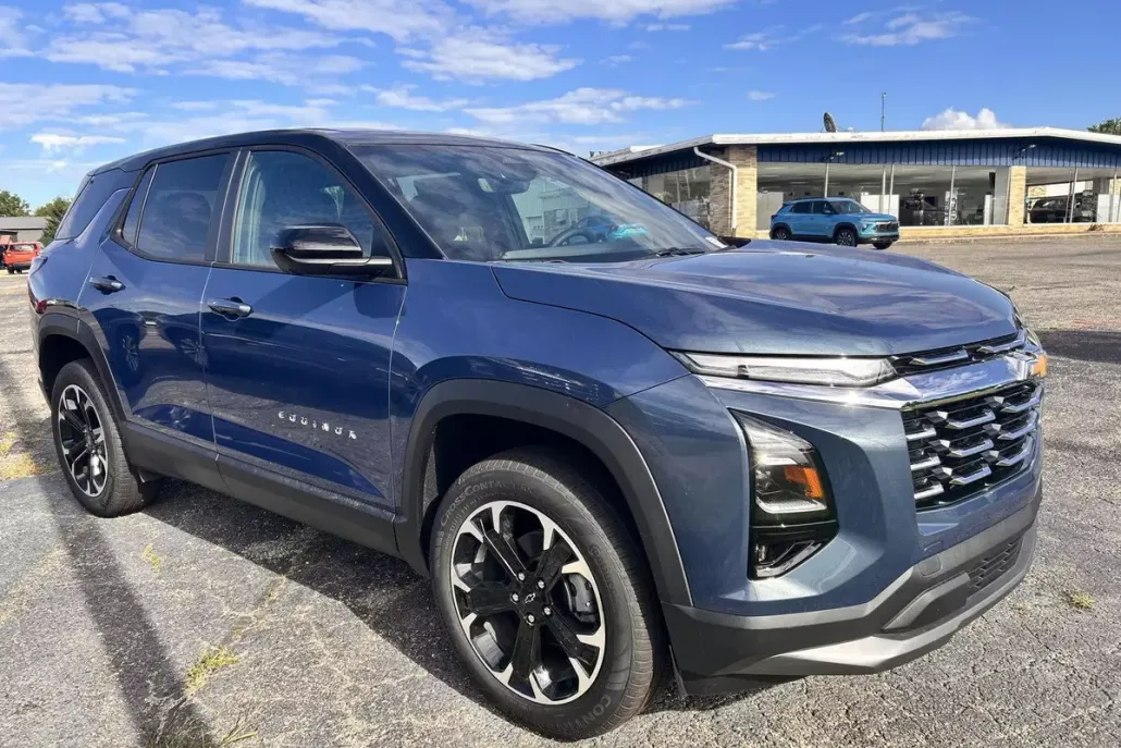 2026 Chevrolet Equinox LT photo 1