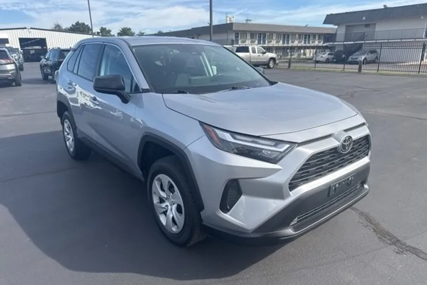 2024 Toyota RAV4 LE photo 1
