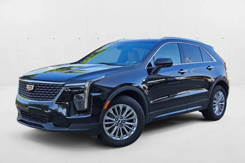 2025 Cadillac XT4 Premium Luxury photo 1