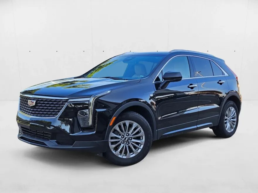 2025 Cadillac XT4 Premium Luxury photo 1