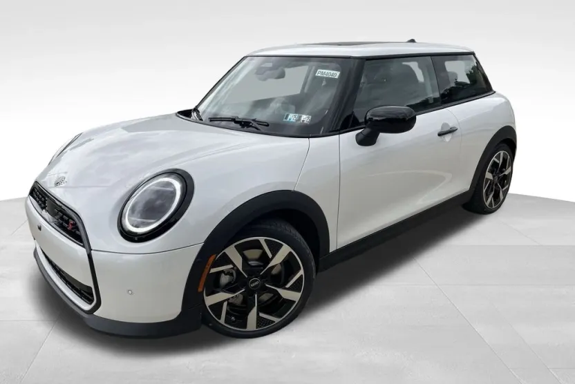 2025 Mini Cooper S Iconic photo 1