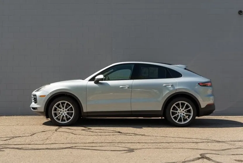 2022 Porsche Cayenne Coupe Base photo 1