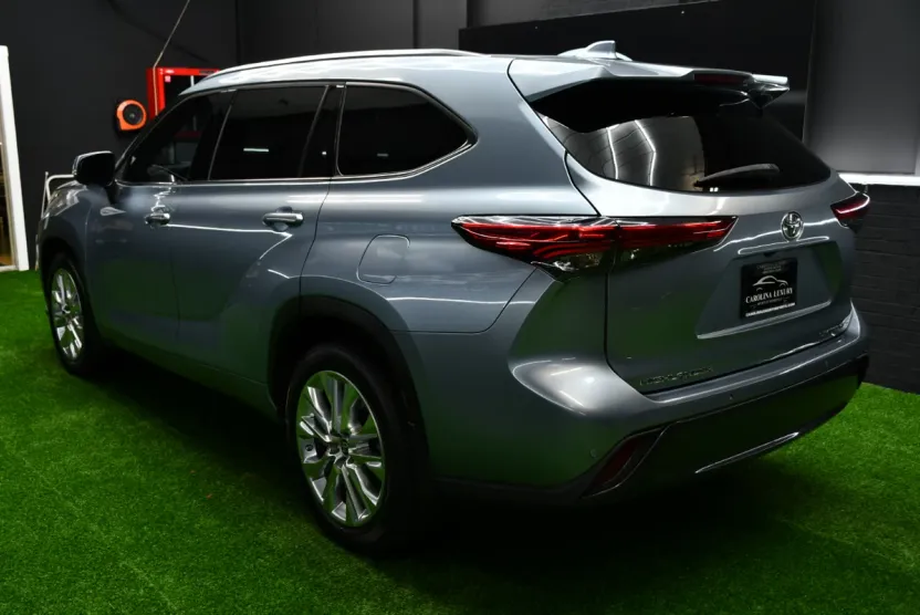 2020 Toyota Highlander Limited photo 1