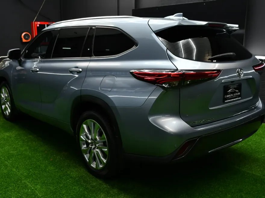 2020 Toyota Highlander Limited photo 1