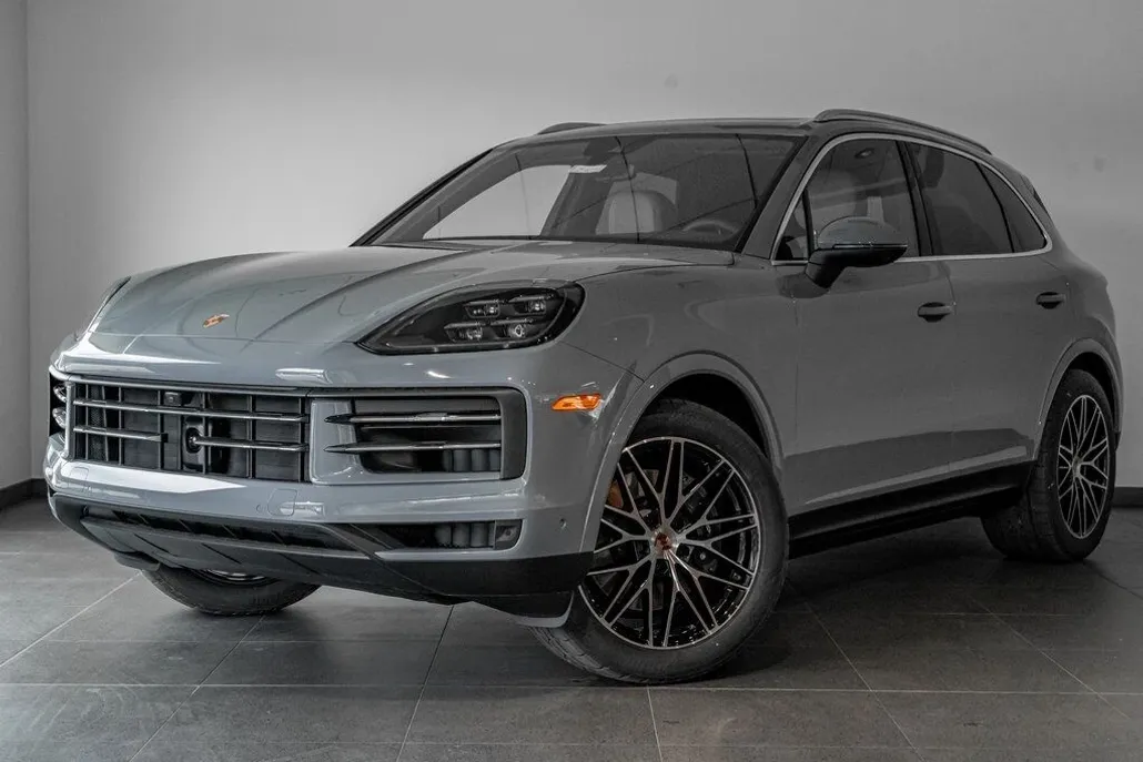 2025 Porsche Cayenne photo 1