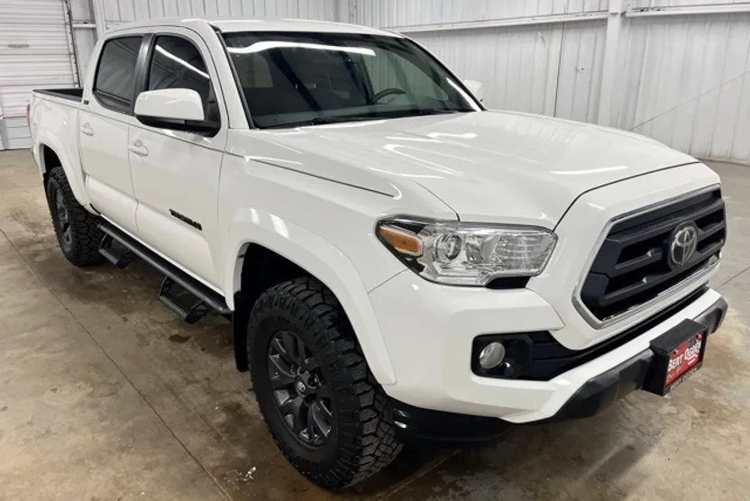 2023 Toyota Tacoma SR5 photo 1