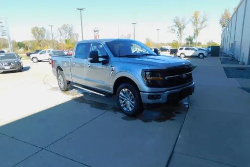 2024 Ford F-150 XLT photo 3