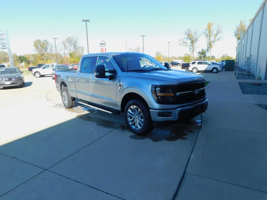 2024 Ford F-150 XLT photo 3
