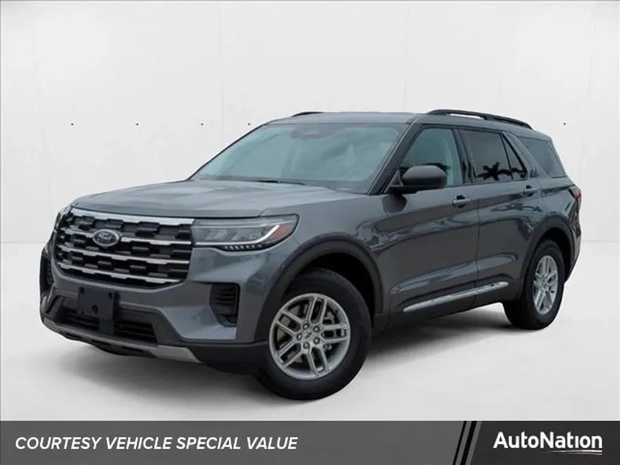 2025 Ford Explorer photo 1