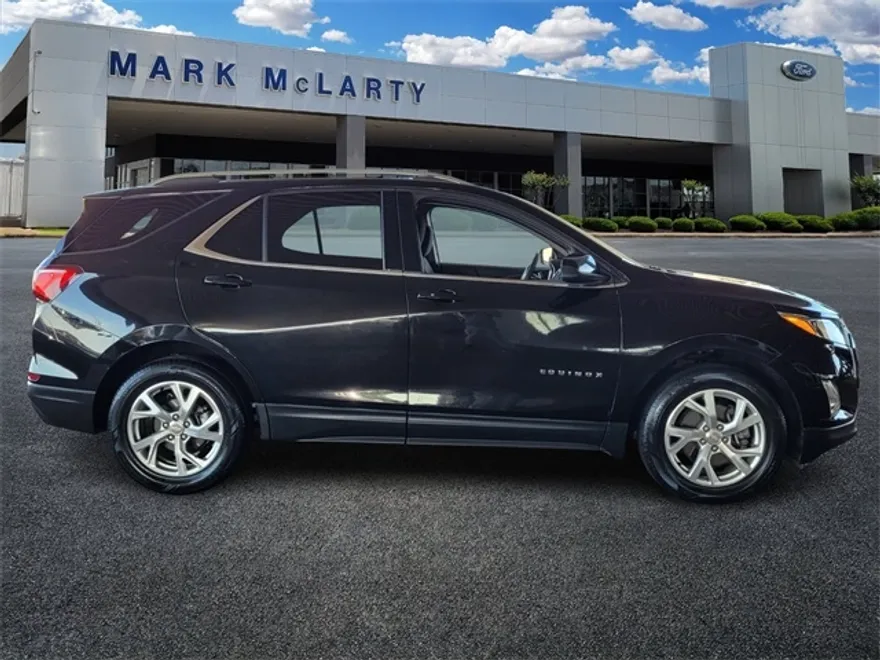 2020 Chevrolet Equinox LT photo 1