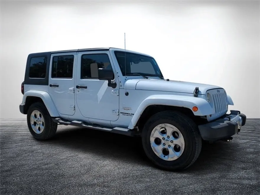 2013 Jeep Wrangler Unlimited Sahara photo 1