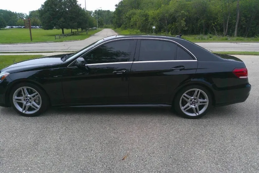 2014 Mercedes Benz E 550 4MATIC Sedan photo 1