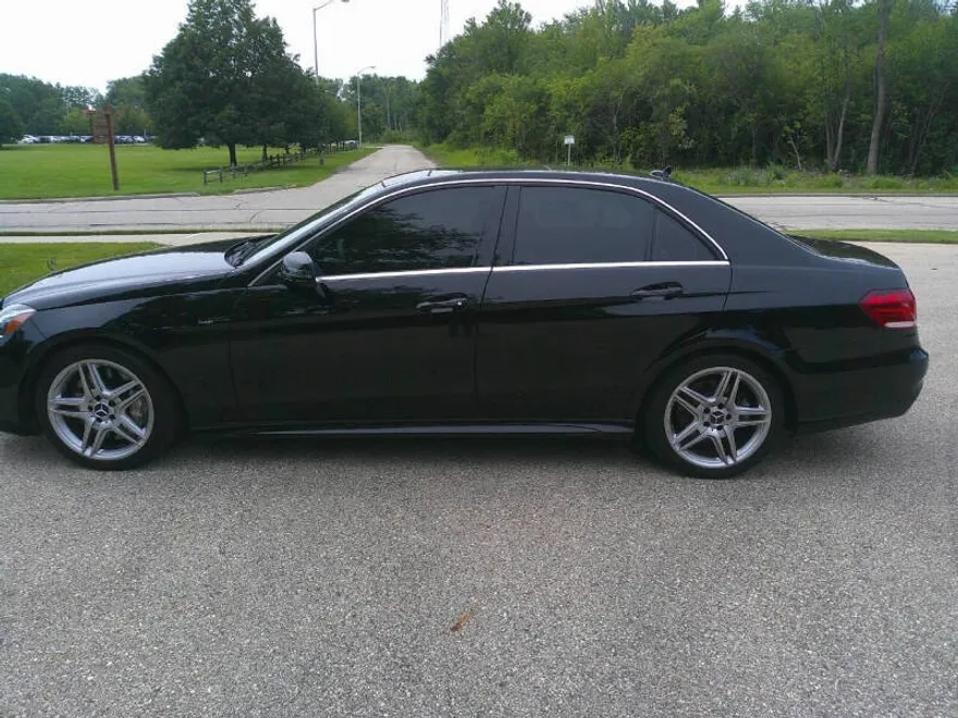 2014 Mercedes Benz E 550 4MATIC Sedan photo 1