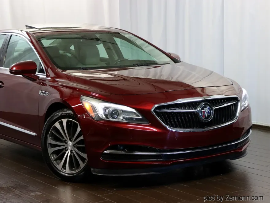 2017 Buick LaCrosse Premium photo 1