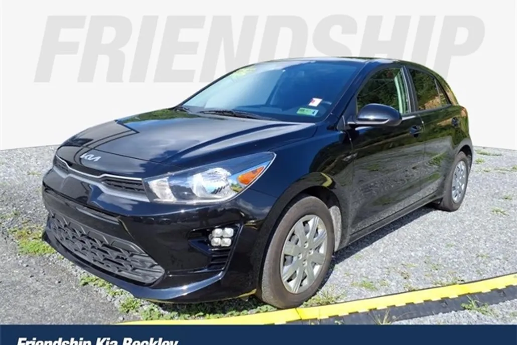 2023 Kia Rio S photo 1