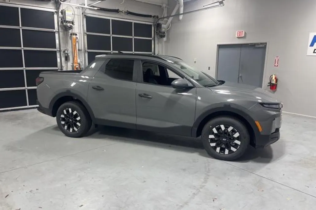 2025 Hyundai Santa Cruz SEL photo 1