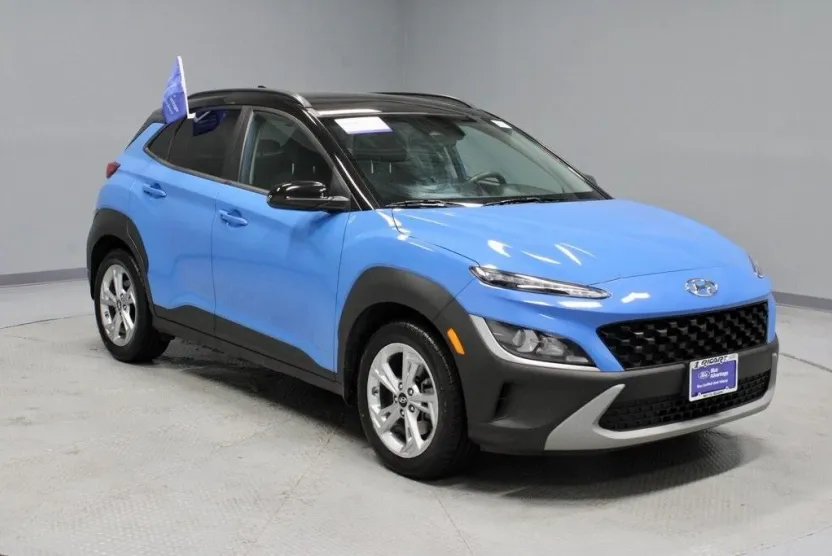 2022 Hyundai Kona SEL photo 1