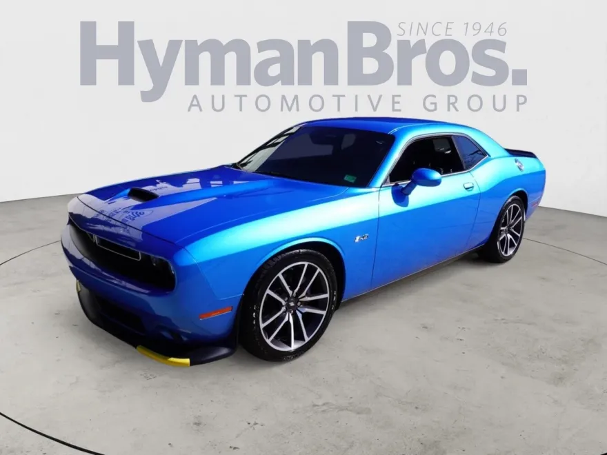 2023 Dodge Challenger R/T photo 1