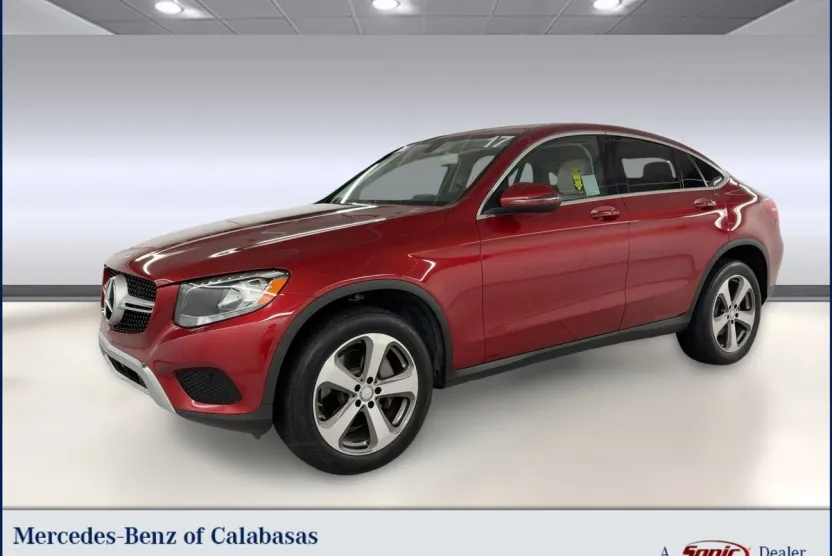 2017 Mercedes Benz GLC 300 4MATIC photo 1