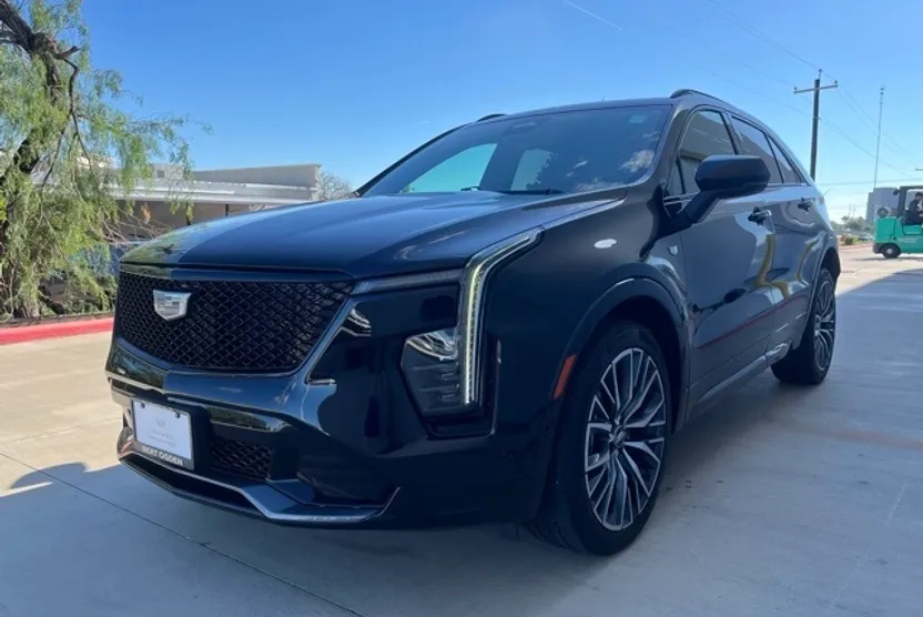 2024 Cadillac XT4 Sport photo 1