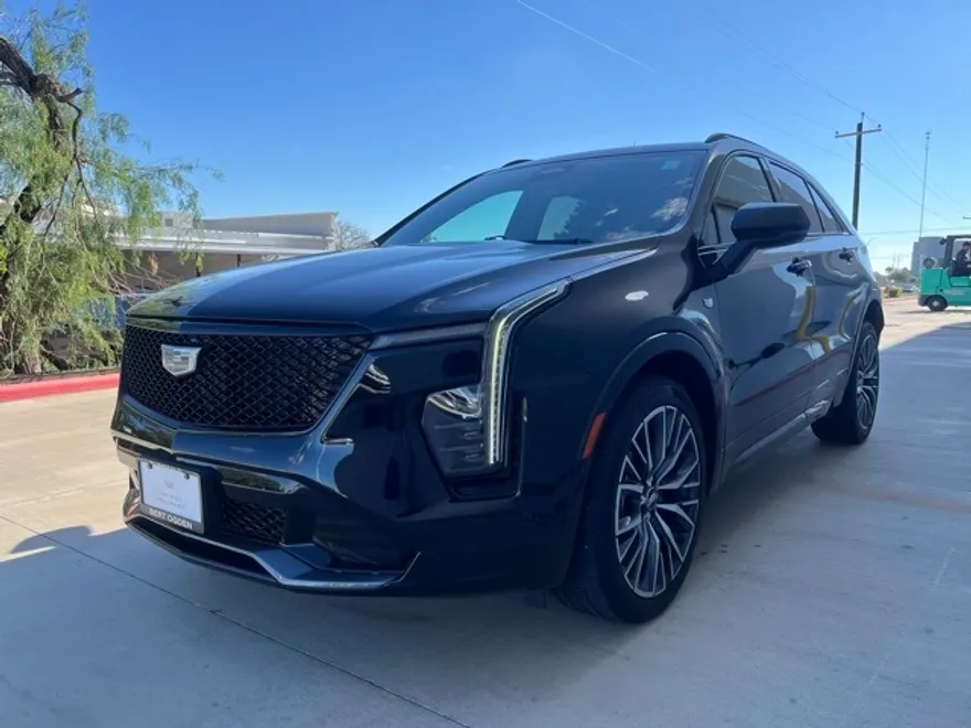 2024 Cadillac XT4 Sport photo 1