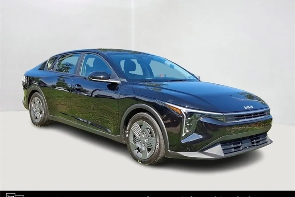 2025 Kia K4 LX photo 1