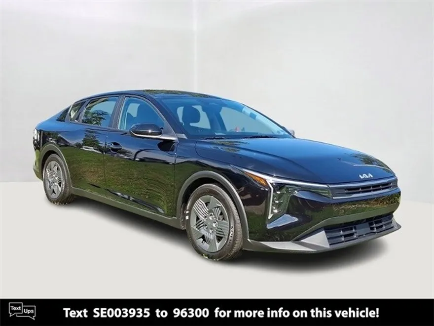 2025 Kia K4 LX photo 1