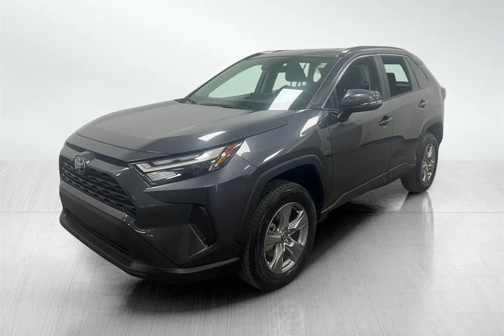 2025 Toyota RAV4 XLE photo 1