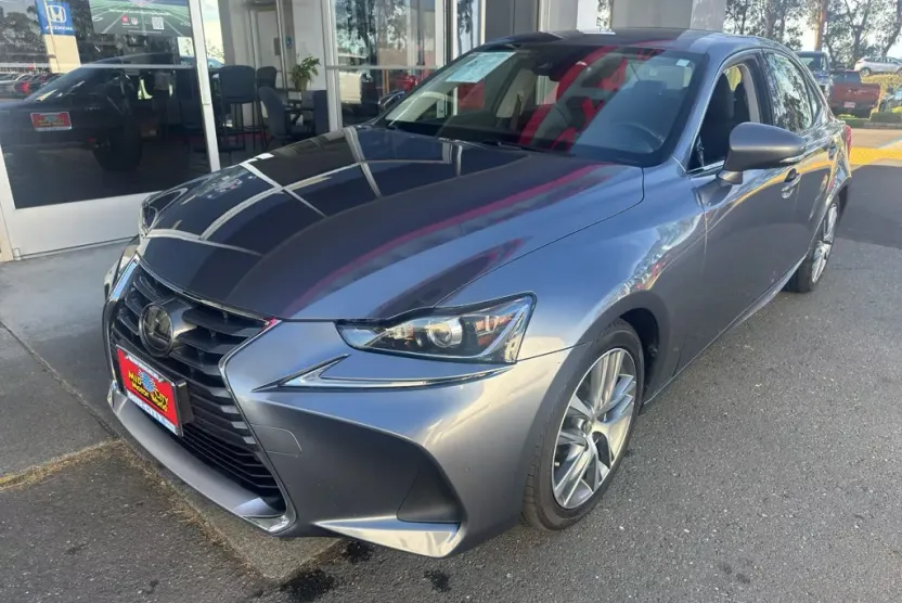 2020 Lexus IS 300 photo 1