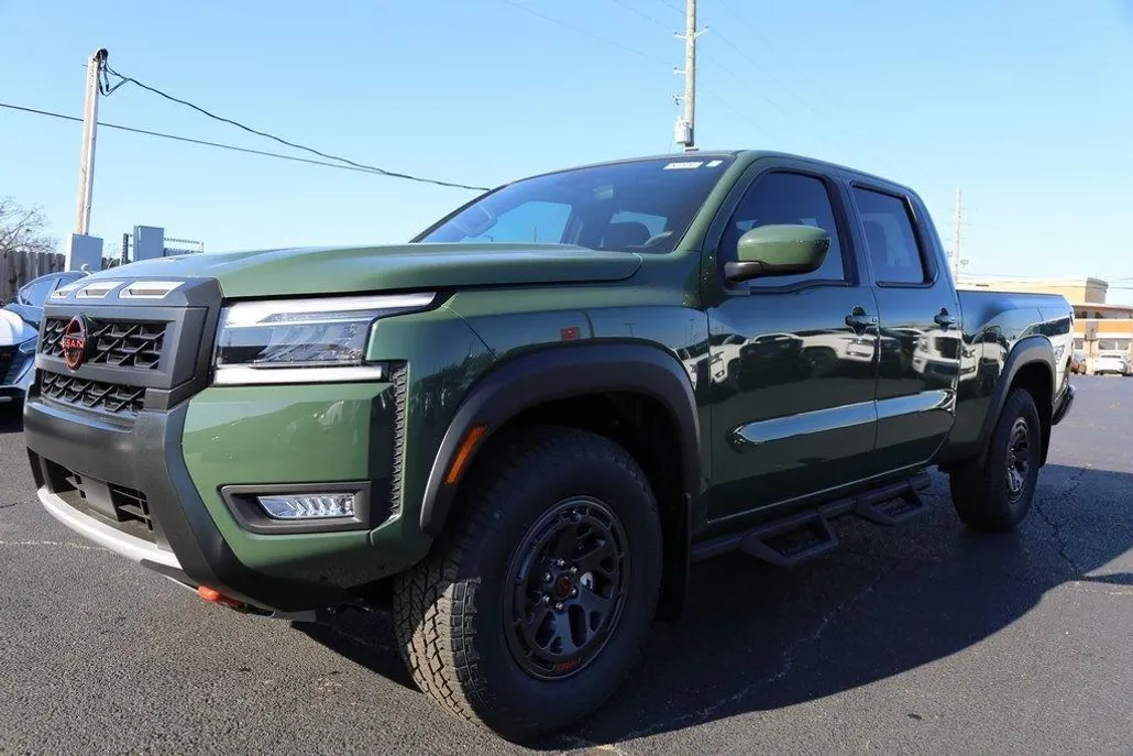 2025 Nissan Frontier PRO-4X photo 1