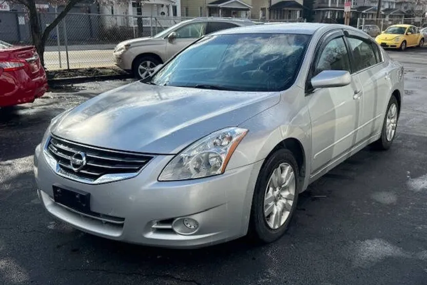 2012 Nissan Altima 2.5 S photo 1