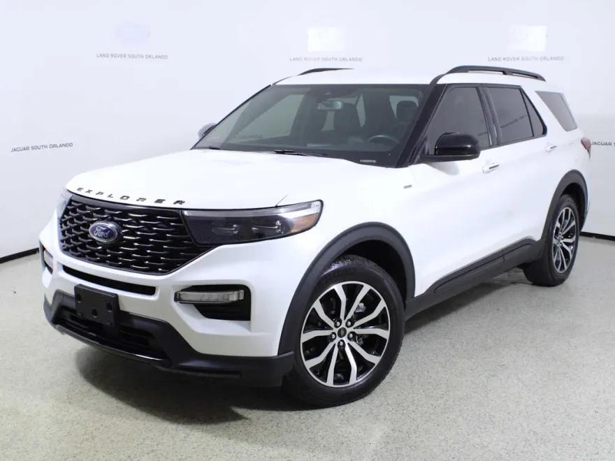 2023 Ford Explorer ST-Line photo 1