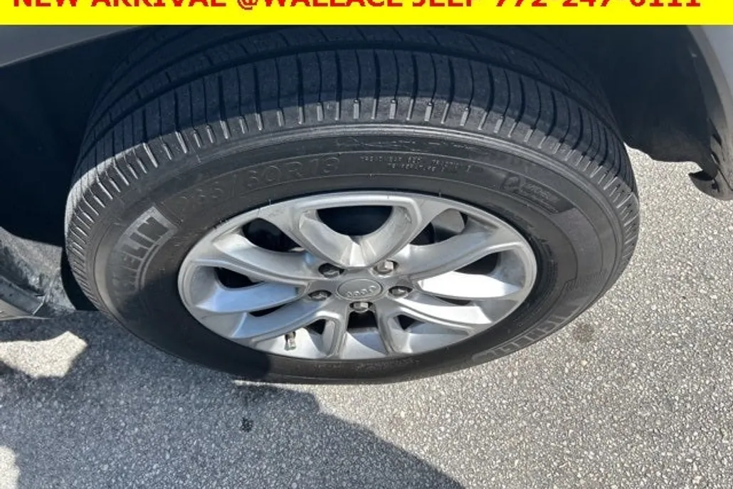 2021 Jeep Grand Cherokee Laredo X photo 1
