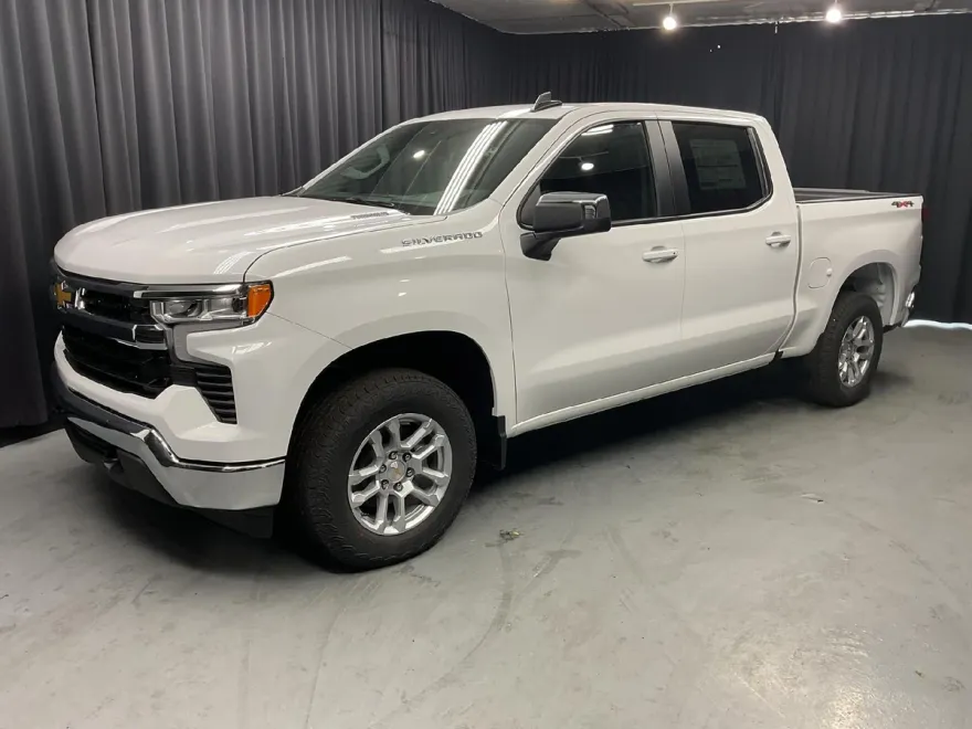 2026 Chevrolet Silverado 1500 LT photo 1